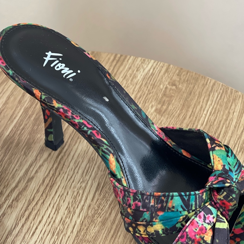 FIONI Multicolor Women's Heels - Picture 5 of 8